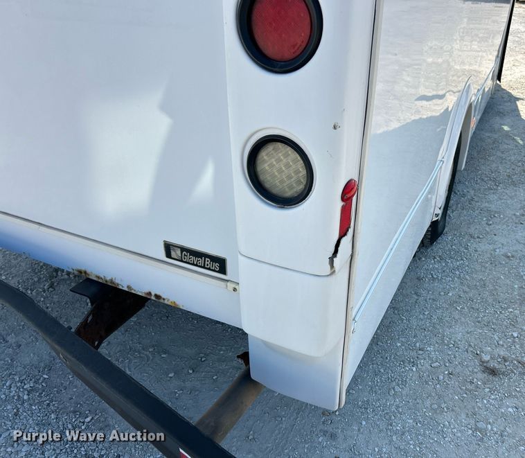 image for item EK3404 2014 Ford E450 Super Duty shuttle bus