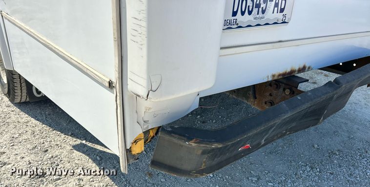 image for item EK3404 2014 Ford E450 Super Duty shuttle bus