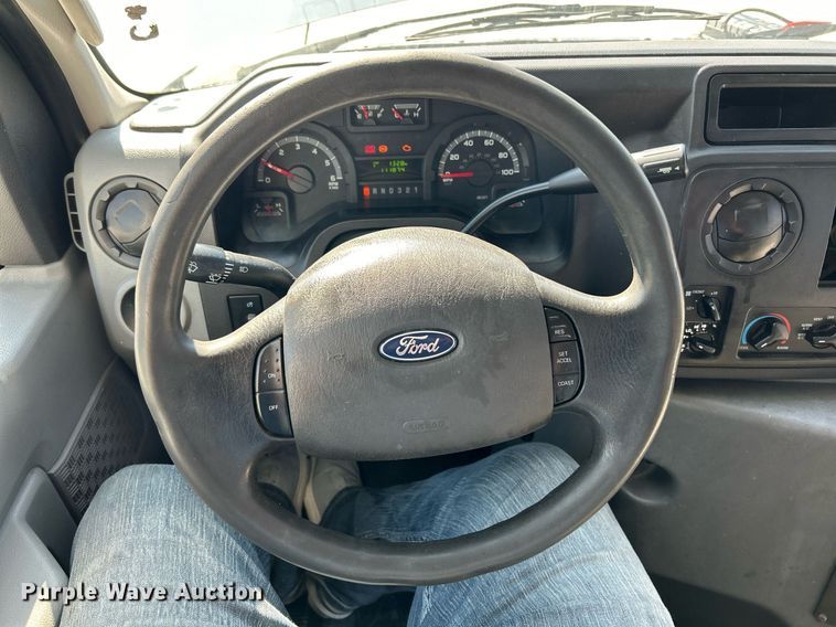 image for item EK3404 2014 Ford E450 Super Duty shuttle bus