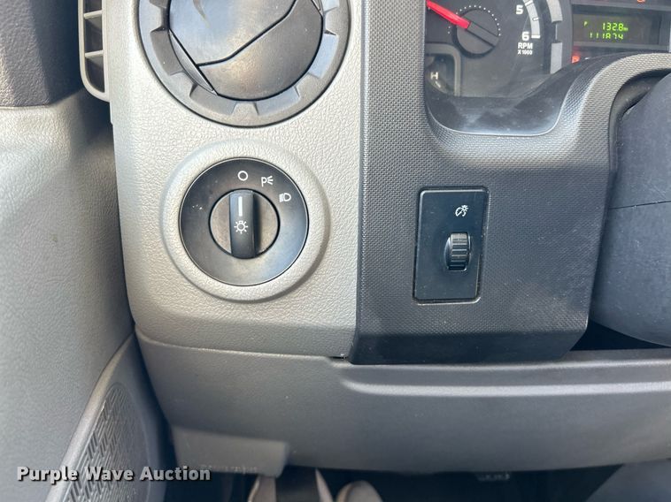 image for item EK3404 2014 Ford E450 Super Duty shuttle bus