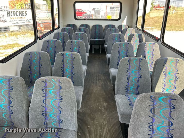 image for item EK3404 2014 Ford E450 Super Duty shuttle bus