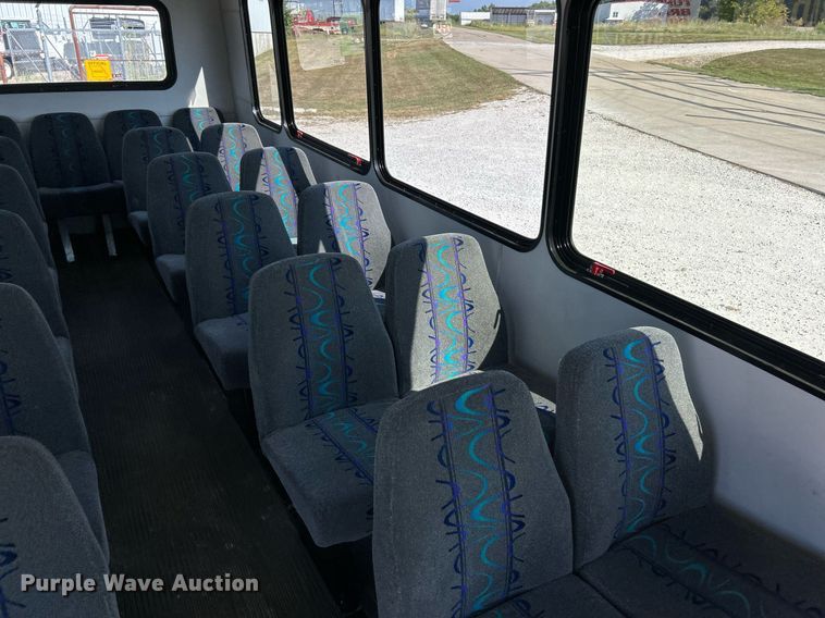 image for item EK3404 2014 Ford E450 Super Duty shuttle bus