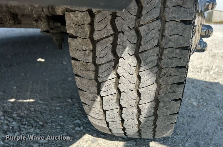 image for item EK3404 2014 Ford E450 Super Duty shuttle bus