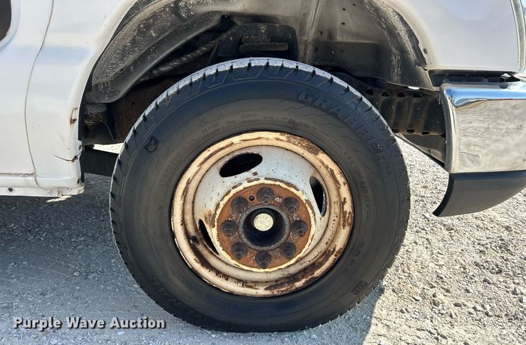 image for item EK3404 2014 Ford E450 Super Duty shuttle bus