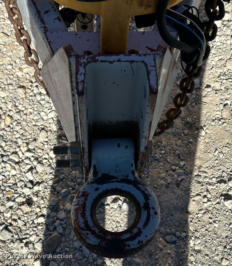 image for item EK3475 2002 Wells Cargo enclosed cargo trailer