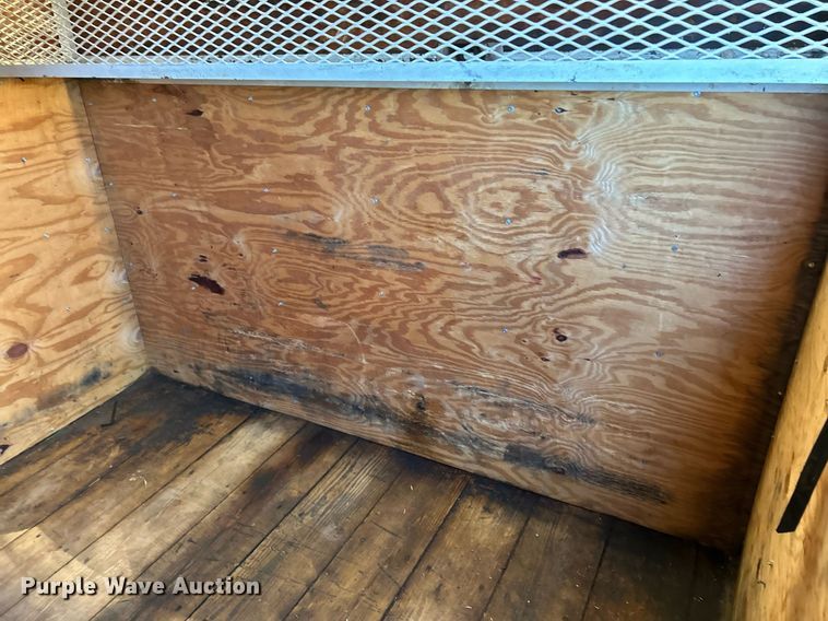 image for item EK3475 2002 Wells Cargo enclosed cargo trailer