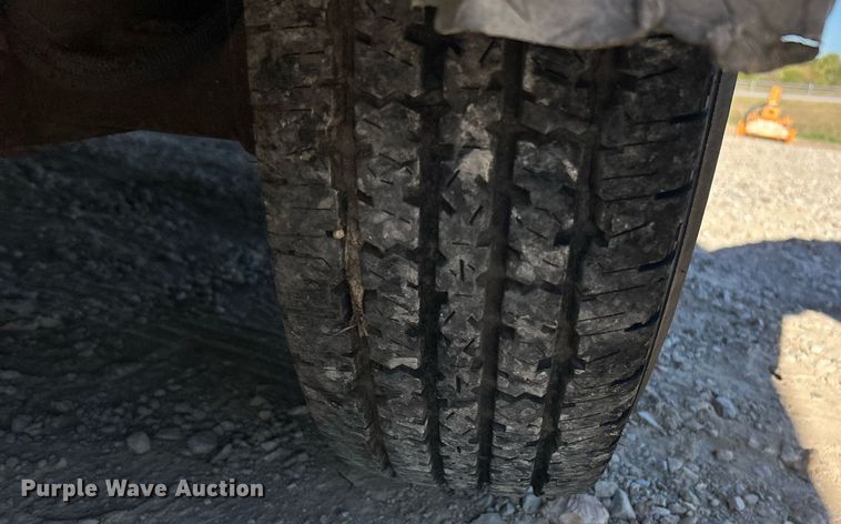 image for item EK3475 2002 Wells Cargo enclosed cargo trailer