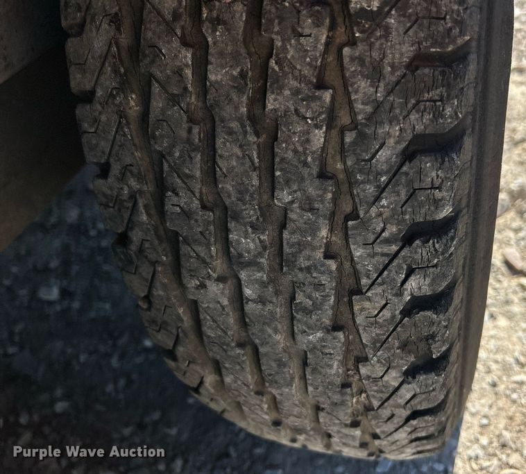 image for item EK3475 2002 Wells Cargo enclosed cargo trailer