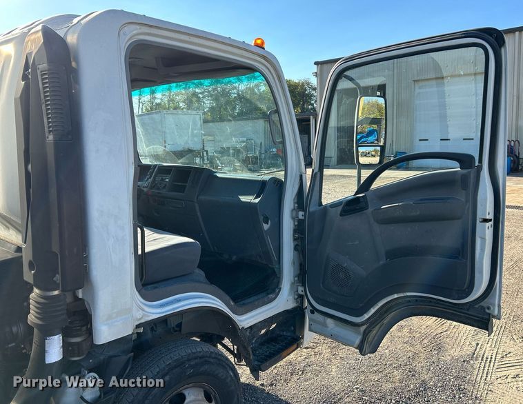 image for item EK3488 2008 Chevrolet  W4500 box truck