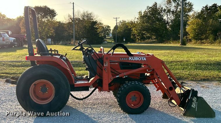 image for item EK3509 Kubota  B2710HSD MFWD tractor