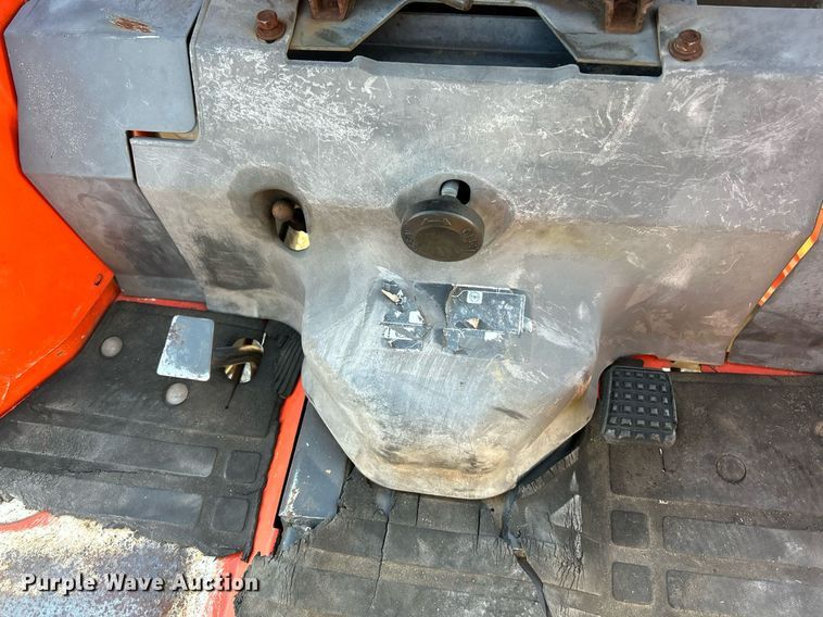 image for item EK3509 Kubota  B2710HSD MFWD tractor