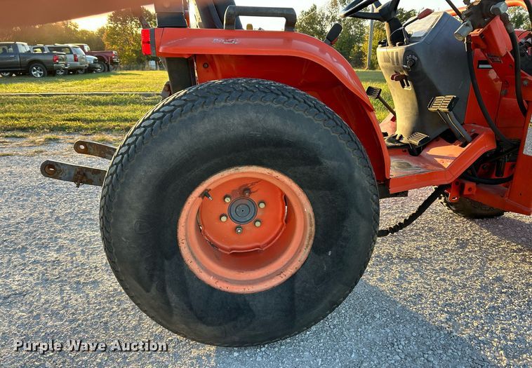 image for item EK3509 Kubota  B2710HSD MFWD tractor