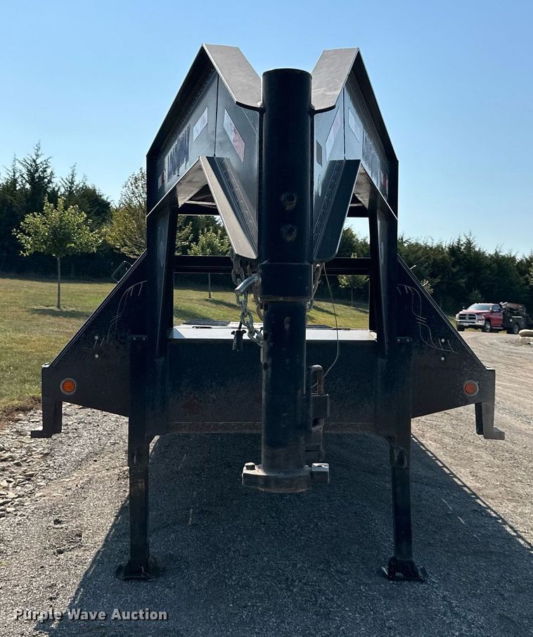 image for item EN0045 2015 Load Trail 36 Flatbed hydraulic tail equipment trailer