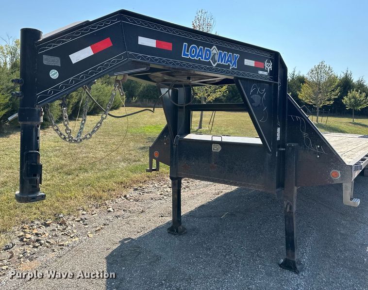 image for item EN0045 2015 Load Trail 36 Flatbed hydraulic tail equipment trailer