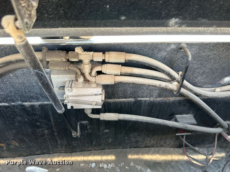 image for item EN0045 2015 Load Trail 36 Flatbed hydraulic tail equipment trailer