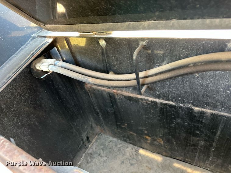 image for item EN0045 2015 Load Trail 36 Flatbed hydraulic tail equipment trailer