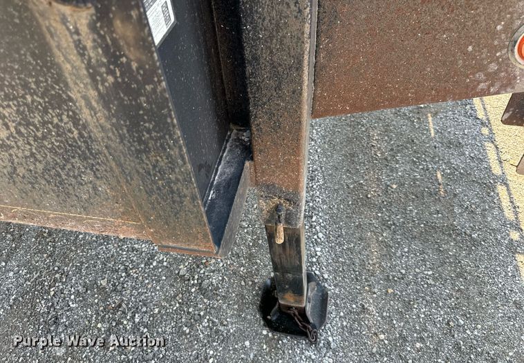 image for item EN0045 2015 Load Trail 36 Flatbed hydraulic tail equipment trailer