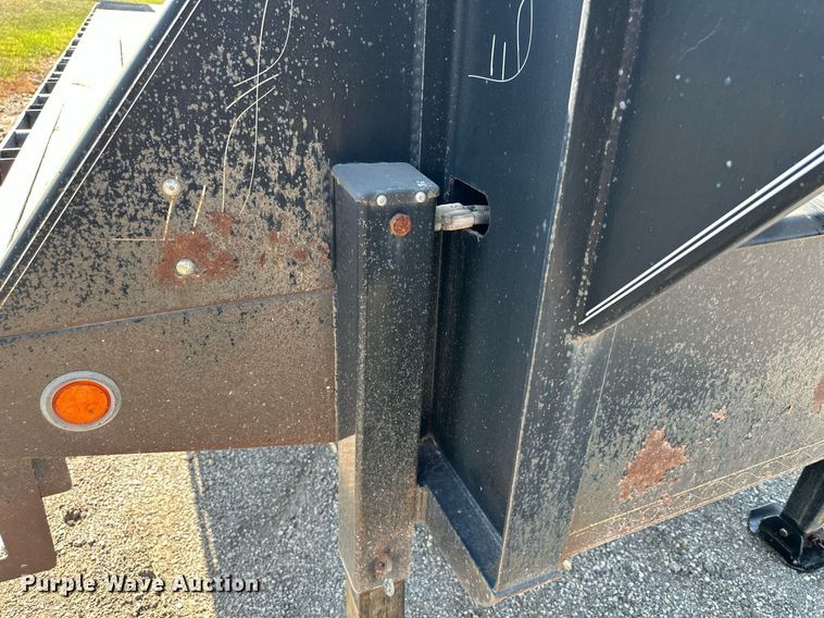 image for item EN0045 2015 Load Trail 36 Flatbed hydraulic tail equipment trailer