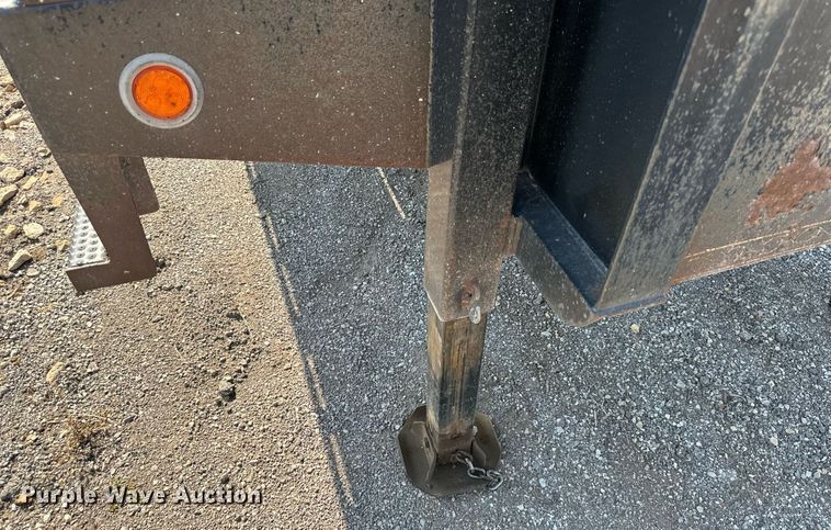 image for item EN0045 2015 Load Trail 36 Flatbed hydraulic tail equipment trailer