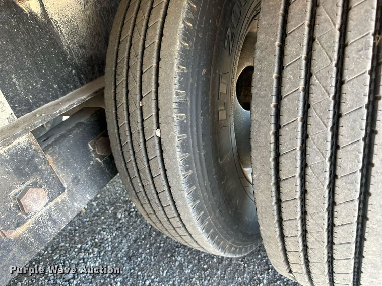 image for item EN0045 2015 Load Trail 36 Flatbed hydraulic tail equipment trailer