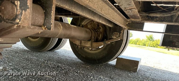 image for item EN0045 2015 Load Trail 36 Flatbed hydraulic tail equipment trailer