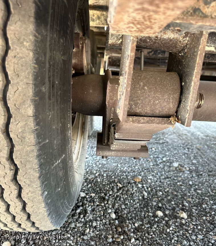 image for item EN0045 2015 Load Trail 36 Flatbed hydraulic tail equipment trailer