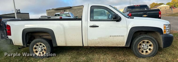 image for item EN2500 2013 Chevrolet  Silverado 1500 pickup truck