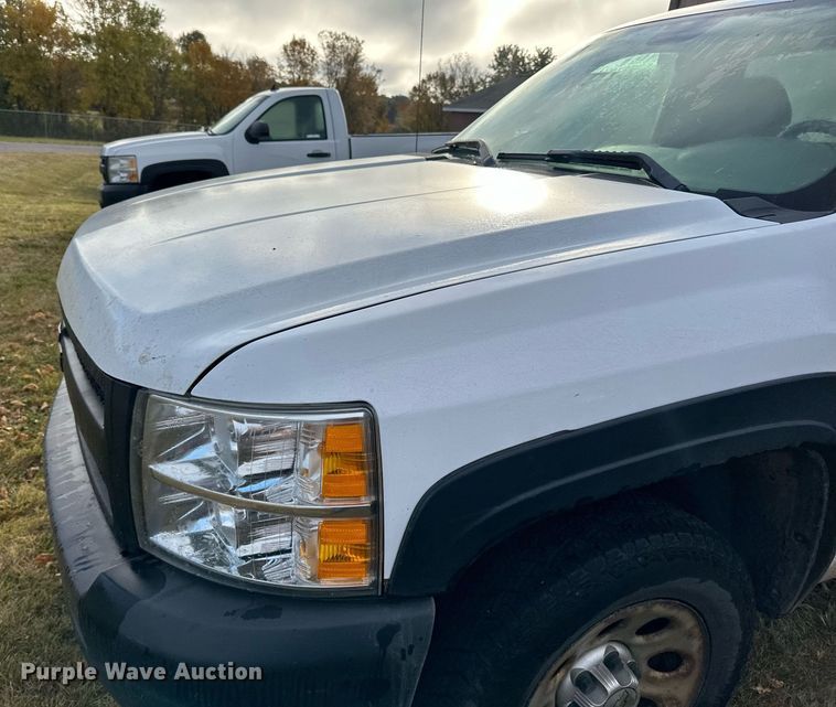 image for item EN2500 2013 Chevrolet  Silverado 1500 pickup truck