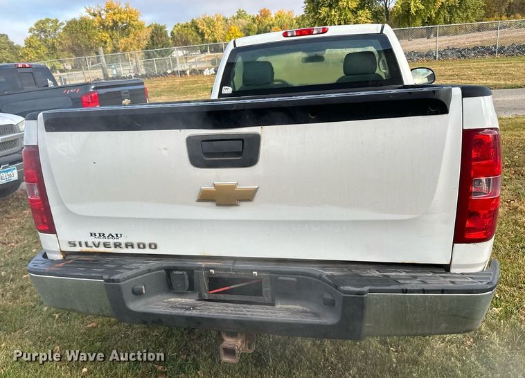 image for item EN2500 2013 Chevrolet  Silverado 1500 pickup truck