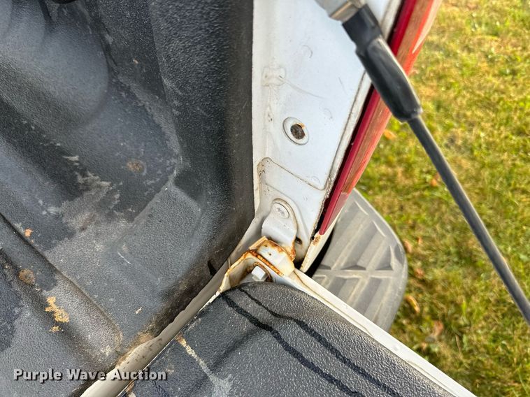 image for item EN2500 2013 Chevrolet  Silverado 1500 pickup truck