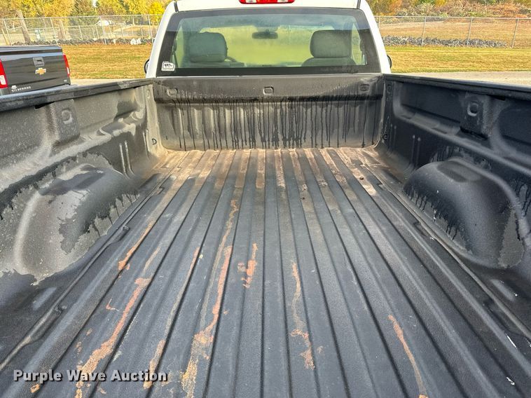 image for item EN2500 2013 Chevrolet  Silverado 1500 pickup truck