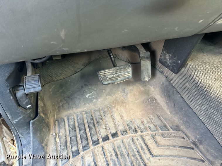 image for item EN2500 2013 Chevrolet  Silverado 1500 pickup truck