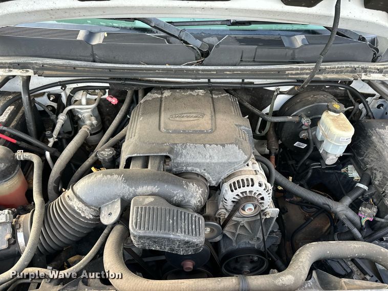 image for item EN2500 2013 Chevrolet  Silverado 1500 pickup truck