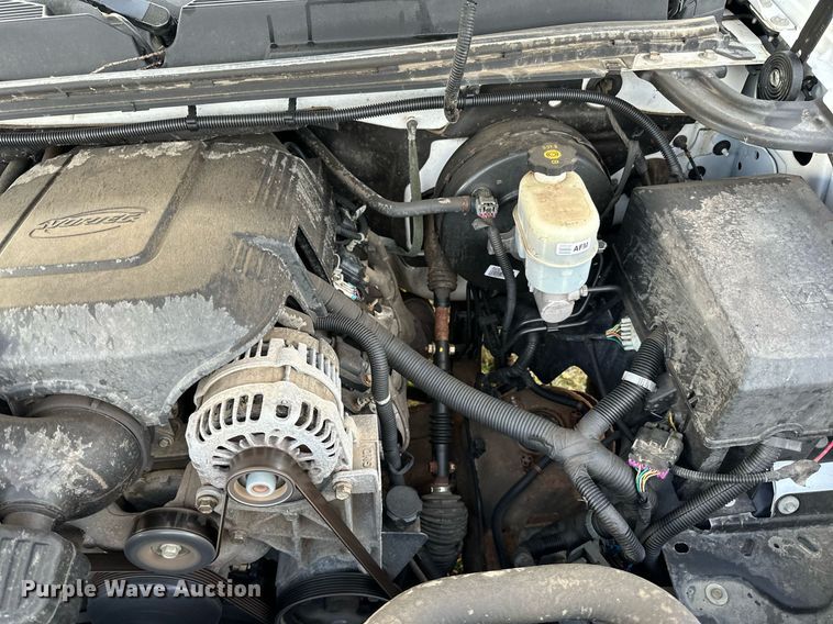 image for item EN2500 2013 Chevrolet  Silverado 1500 pickup truck