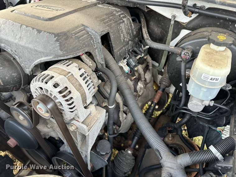 image for item EN2500 2013 Chevrolet  Silverado 1500 pickup truck