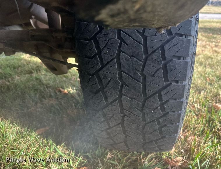 image for item EN2500 2013 Chevrolet  Silverado 1500 pickup truck