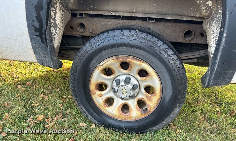 image for item EN2500 2013 Chevrolet  Silverado 1500 pickup truck