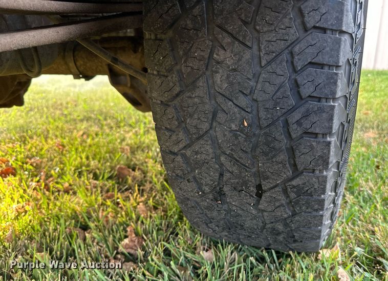 image for item EN2500 2013 Chevrolet  Silverado 1500 pickup truck