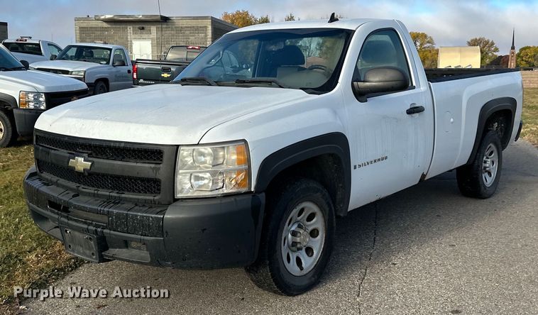 image for item EN2501 2009 Chevrolet  Silverado 1500 pickup truck