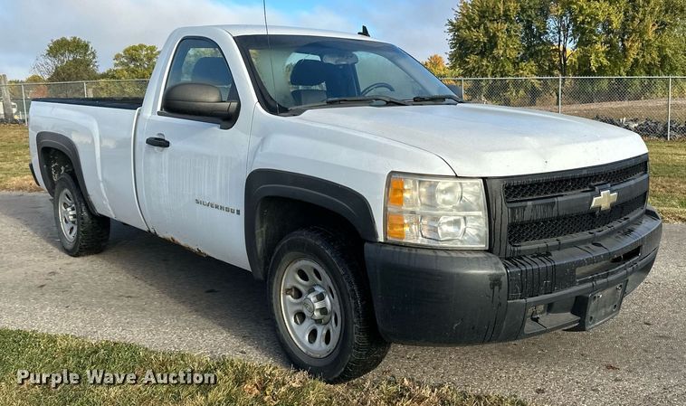 image for item EN2501 2009 Chevrolet  Silverado 1500 pickup truck