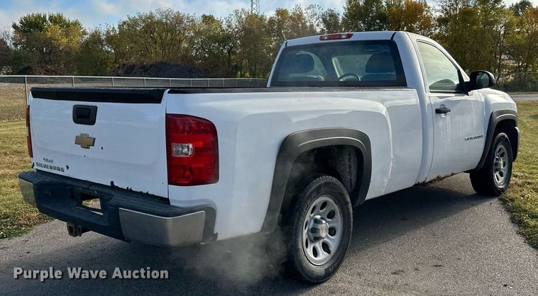 image for item EN2501 2009 Chevrolet  Silverado 1500 pickup truck