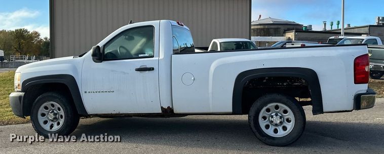 image for item EN2501 2009 Chevrolet  Silverado 1500 pickup truck