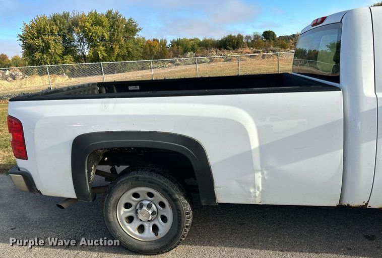 image for item EN2501 2009 Chevrolet  Silverado 1500 pickup truck