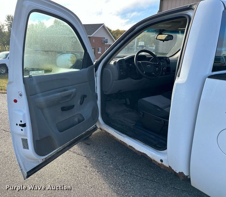 image for item EN2501 2009 Chevrolet  Silverado 1500 pickup truck