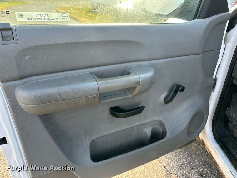 image for item EN2501 2009 Chevrolet  Silverado 1500 pickup truck