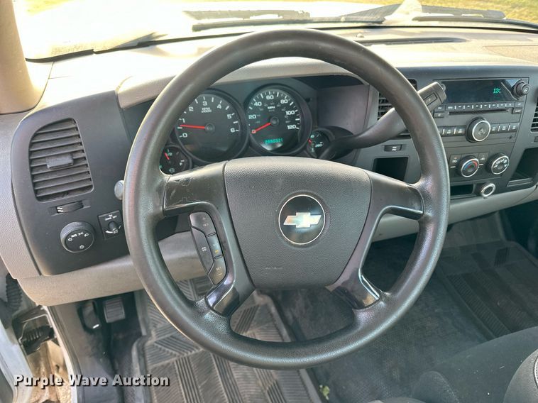 image for item EN2501 2009 Chevrolet  Silverado 1500 pickup truck