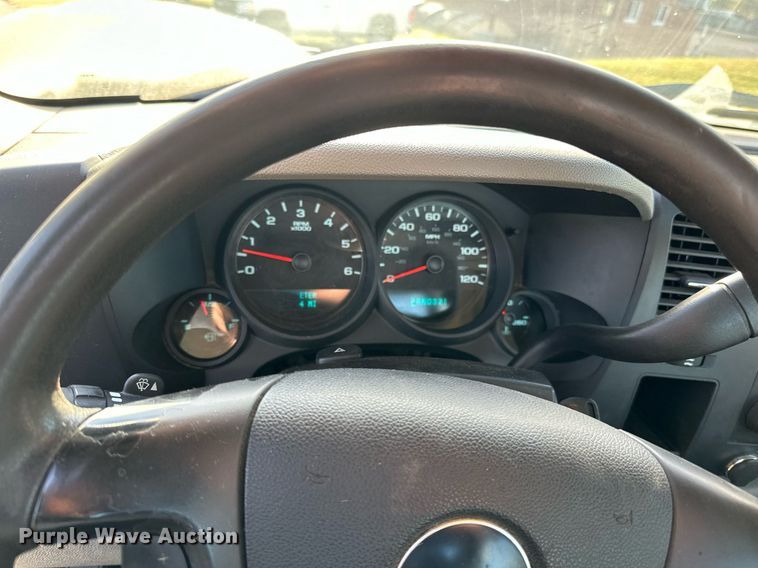 image for item EN2501 2009 Chevrolet  Silverado 1500 pickup truck