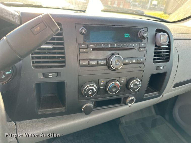 image for item EN2501 2009 Chevrolet  Silverado 1500 pickup truck