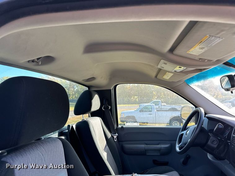 image for item EN2501 2009 Chevrolet  Silverado 1500 pickup truck