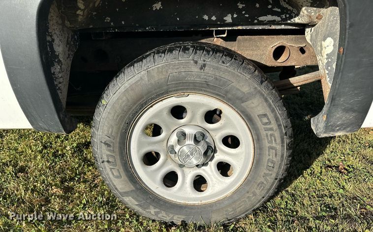 image for item EN2501 2009 Chevrolet  Silverado 1500 pickup truck